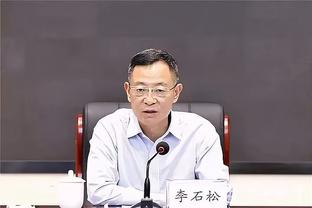 霍伊伦：拉什福德助攻了我好几次，我也乐意为他送上助攻